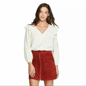 Universal thread NWT Beige Ruffle V-Neck Button Long Sleeve Top